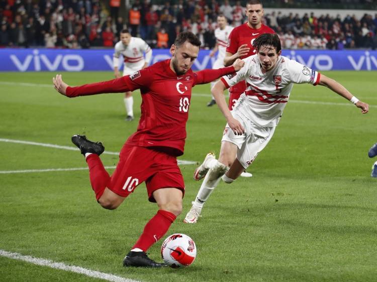 欧洲杯：瑞士打破土耳其鲜花球，2-0大胜